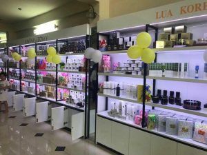 Thumbnail of http://Thiet-ke-thi-cong-hoan-thien-shop-my-pham-dong-anh%20(3)
