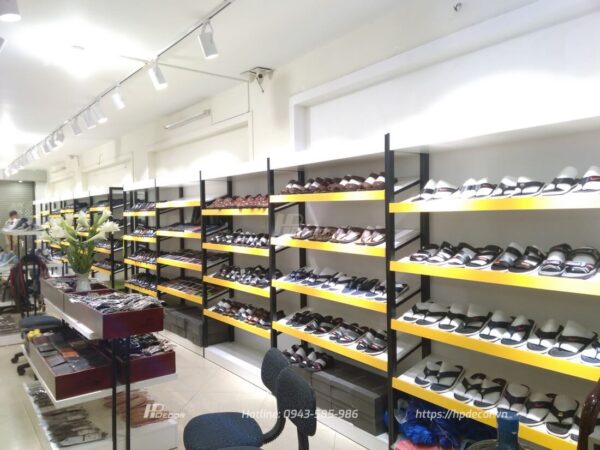 Những mẫu kệ trưng bày giày dép đẹp và ấn tượng nhất Thiet-ke-va-thi-cong-shop-giay-dep-thoi-trang-nam-tai-trung-kinh-3