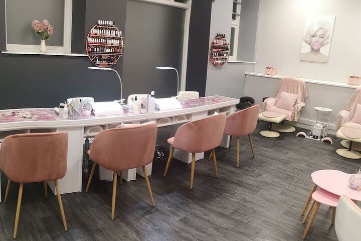 Thiết kế tiệm nail nhỏ đẹp, sang trọng & hiện đại 26 Thietkenailspa (1)