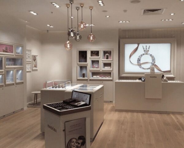 Thiết kế shop phụ kiện trang sức chuyên nghiệp, ấn tượng, bắt mắt 19 Màu Sắc Chủ đạo Trong Thiết Kế Cửa Hàng Trang Sức