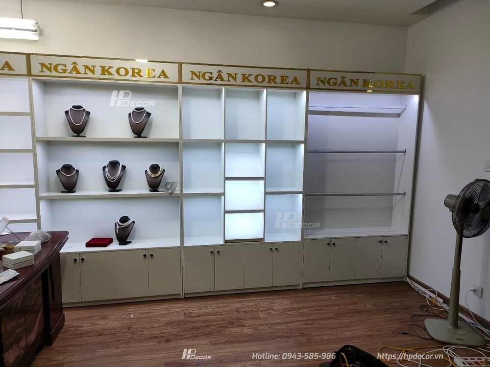 Thi công cửa hàng mỹ phẩm online Ngân Korea (15m2) tại Times City Cua-hang-my-pham-ngan-korra-03