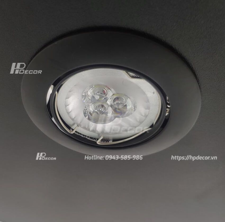 Giá trưng bày sản phẩm TTB-120 Gia-trung-bay-san-pham-co-den-va-kinh-1