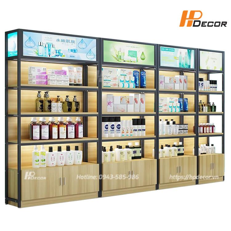 Kệ trưng bày hàng hóa bằng gỗ TTB-119 Ke-trung-bay-hang-hoa-co-den-2