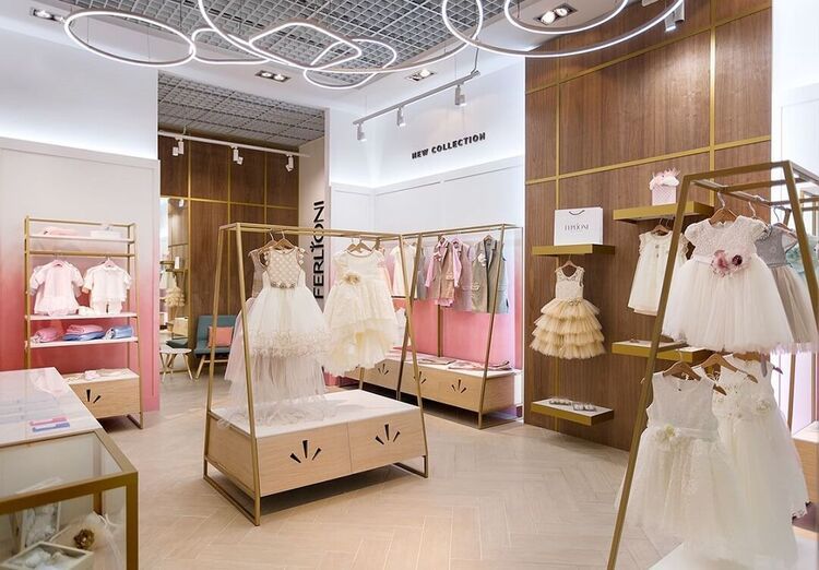 Mẫu kệ shop quần áo thời trang đẹp, chất lượng nhất năm 2022 Ke Shop Quan Ao (2)