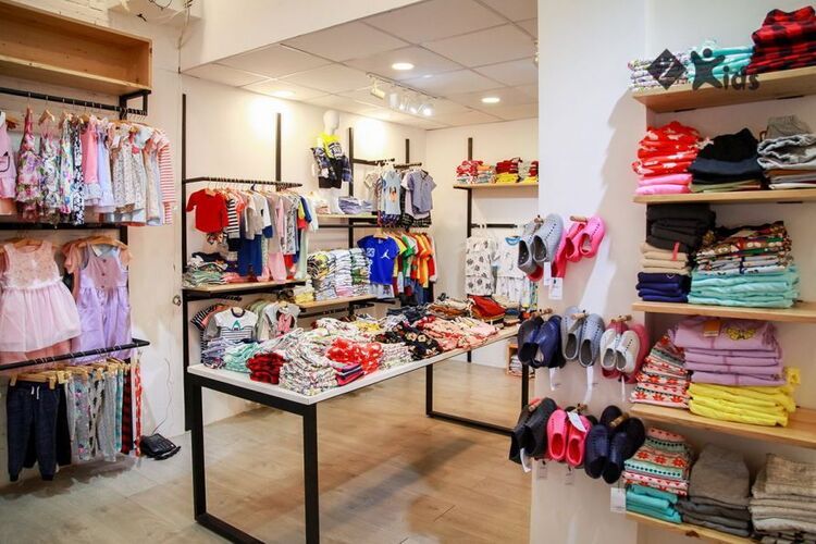 Ke Treo Quan Ao Shop Tre Em (2)