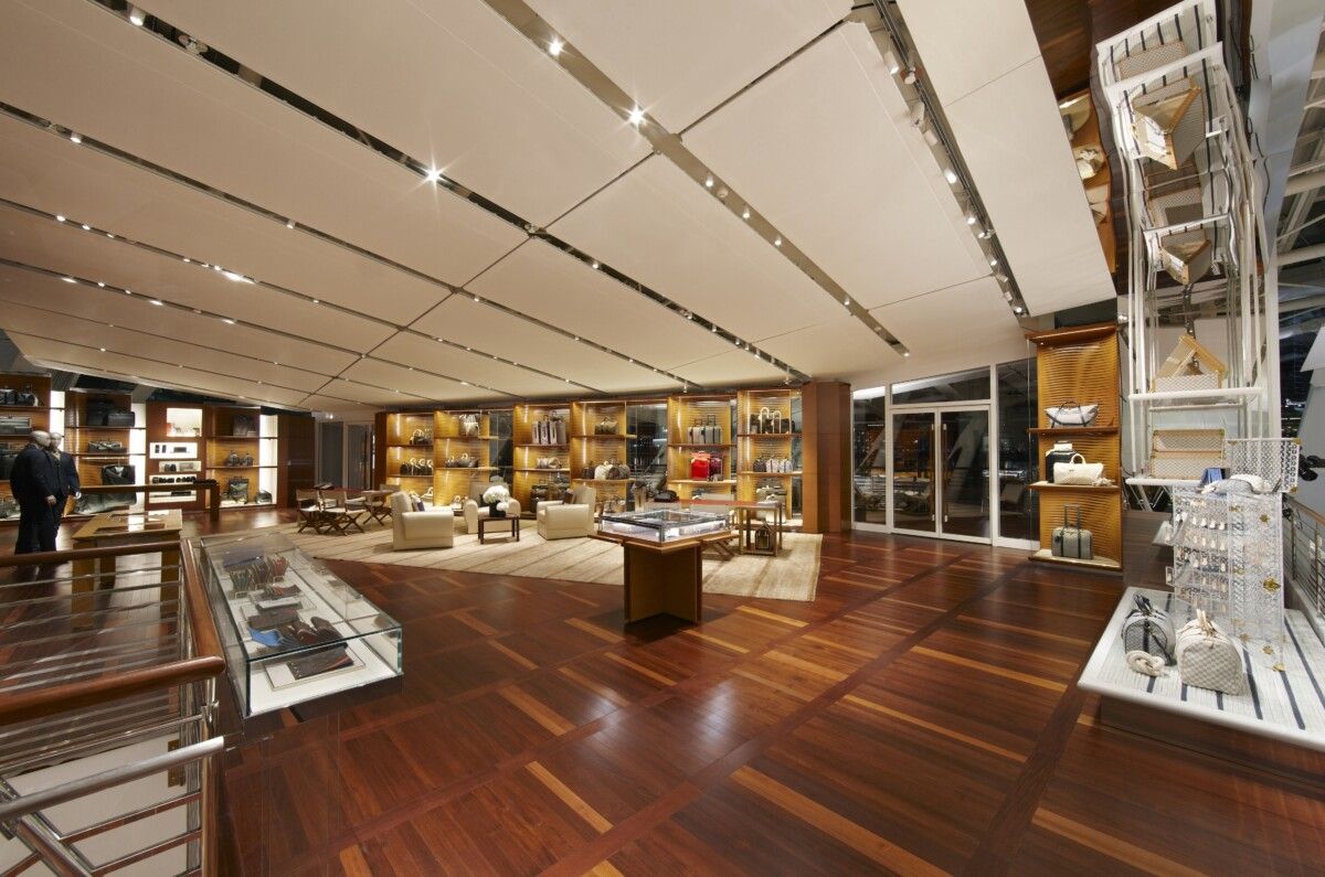 Louis Vuitton 13