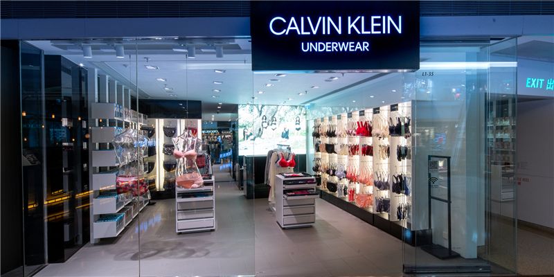 Calvin Klein 13