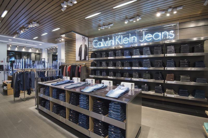 Calvin Klein 8