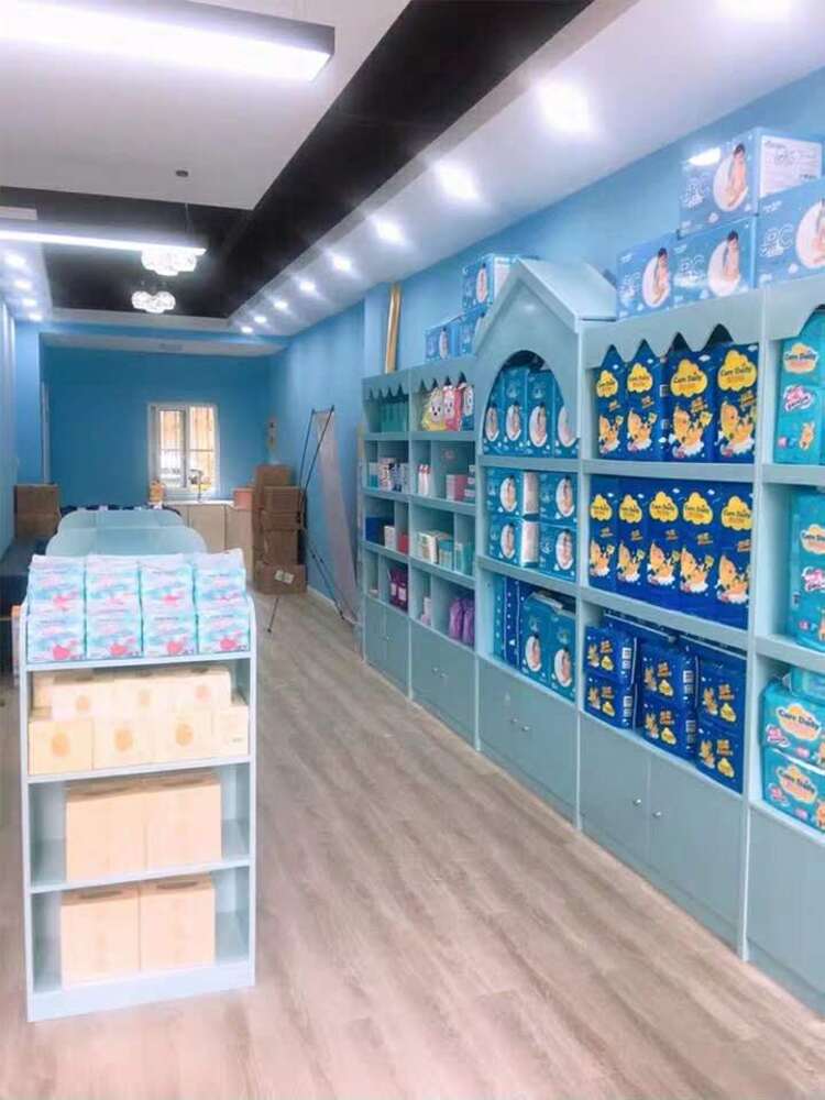 Mẫu thiết kế cửa hàng bỉm sữa Thiet Ke Cua Hang Bim Sua (6)