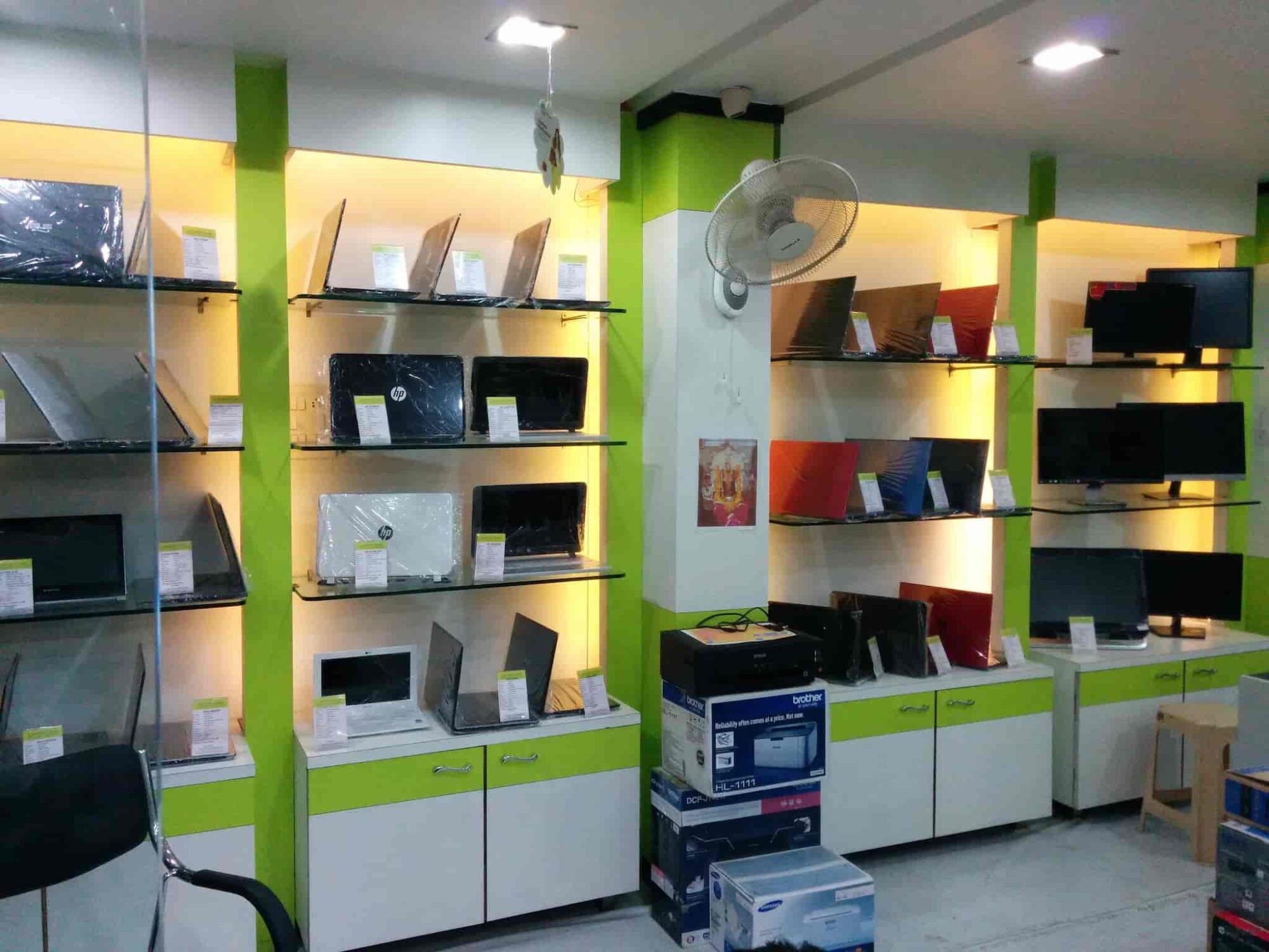 Tu Trung Bay Laptop 9