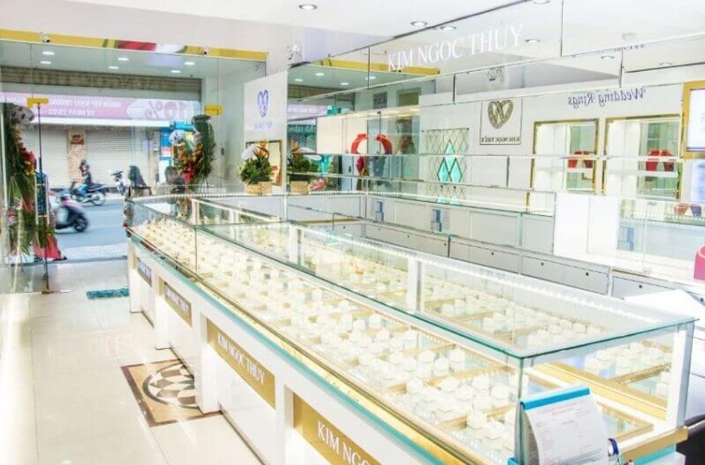 Tổng hợp 10+ mẫu tủ trưng bày vàng bạc đẹp, sang trọng Tu Trung Bay Vang Bac 4