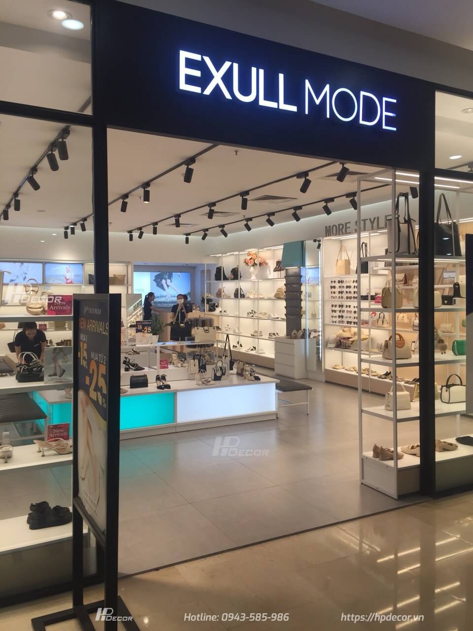 Thi công shop túi xách & giày dép cao cấp Exull Mode (75m2) tại Thanh Xuân Shop Tui Xach Giay Dep Cao Cap Exull Mode 03
