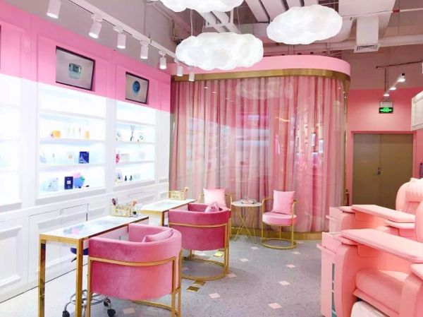 TOP 20+ tiệm nail màu hồng được thiết kế & trang trí đẹp mê mẩn Tiem Nail Mau Hong 1